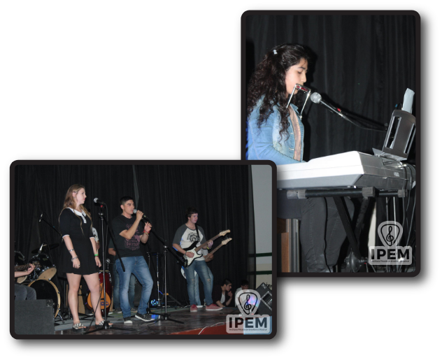 Alumnos interpretando canciones en la muestra musical de IPEM